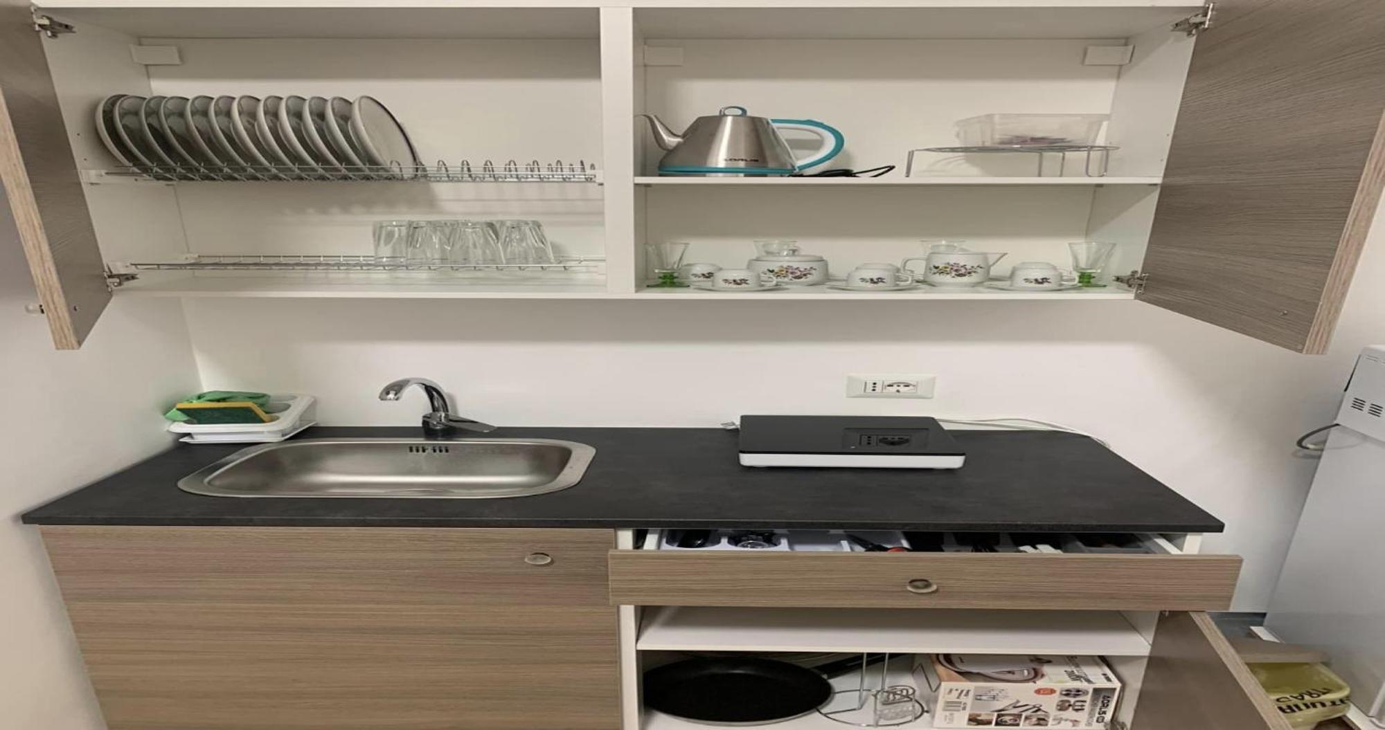 Miris Fast And Comfortable With Self Check In 8 Minutes Walk Near Airport נאפולי